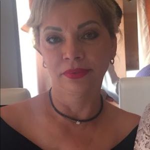 Meet your Posher, Claudia